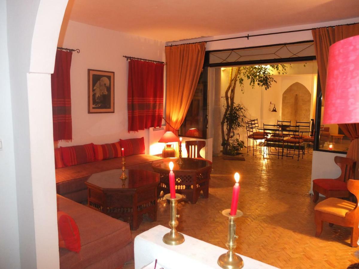 Darmimouna Asilah Buitenkant foto